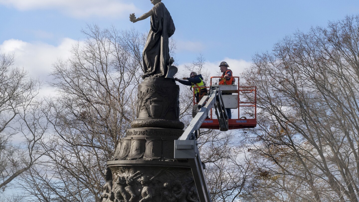 Съдия преценява дали да блокира премахването на мемориала на Конфедерацията в гробището в Арлингтън