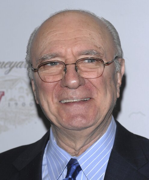
              FILE - In this April 6, 2009 file photo, actor Philip Bosco attends the Roundabout Theatre Company's 2009 Spring gala at Roseland Ballroom, in New York. Bosco, the Tony Award-winning actor known for his roles in films "Working Girl" and "The Savages," has died at age 88. The actor's daughter, Celia Bosco, said her father died Monday night, Dec. 3, 2018, at his home in Haworth, N.J. She says her father had complications with dementia, which is commonly caused by Alzheimer's disease. (AP Photo/Evan Agostini, File)
            