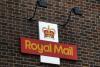 ファイル - 2013年10月10日木曜日ロンドンのRoyal Mail Post Officeの外観。 盗難、詐欺、または詐欺の疑いで起訴された数百人の英国郵便局の従業員の間違った有罪判決を調査するための公開調査は、2022年2月14日月曜日に始まります。 コンピュータシステムの欠陥による虚偽の会計 2000年から2014年の間に、700人以上の郵便局の職員が不当な容疑で起訴され、一部は有罪判決を受けて刑務所に送られました。 この間違いは、英国の法律史上最大の正義の誤審の1つを表しています。  （AP写真/Lefteris Pitarakis、ファイル）