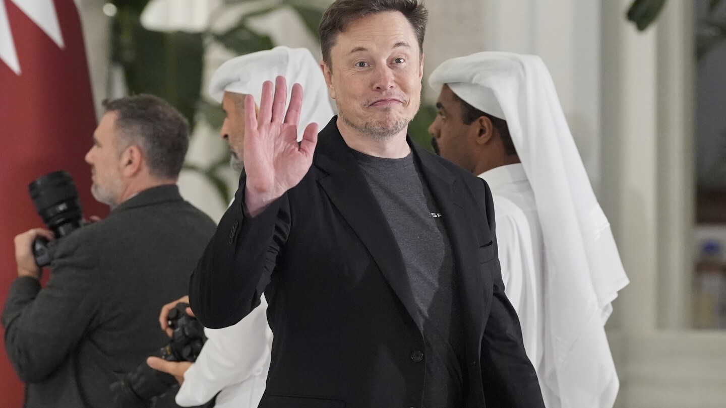 Elon Musk says he's committed to still be Tesla's CEO in 5 years' time