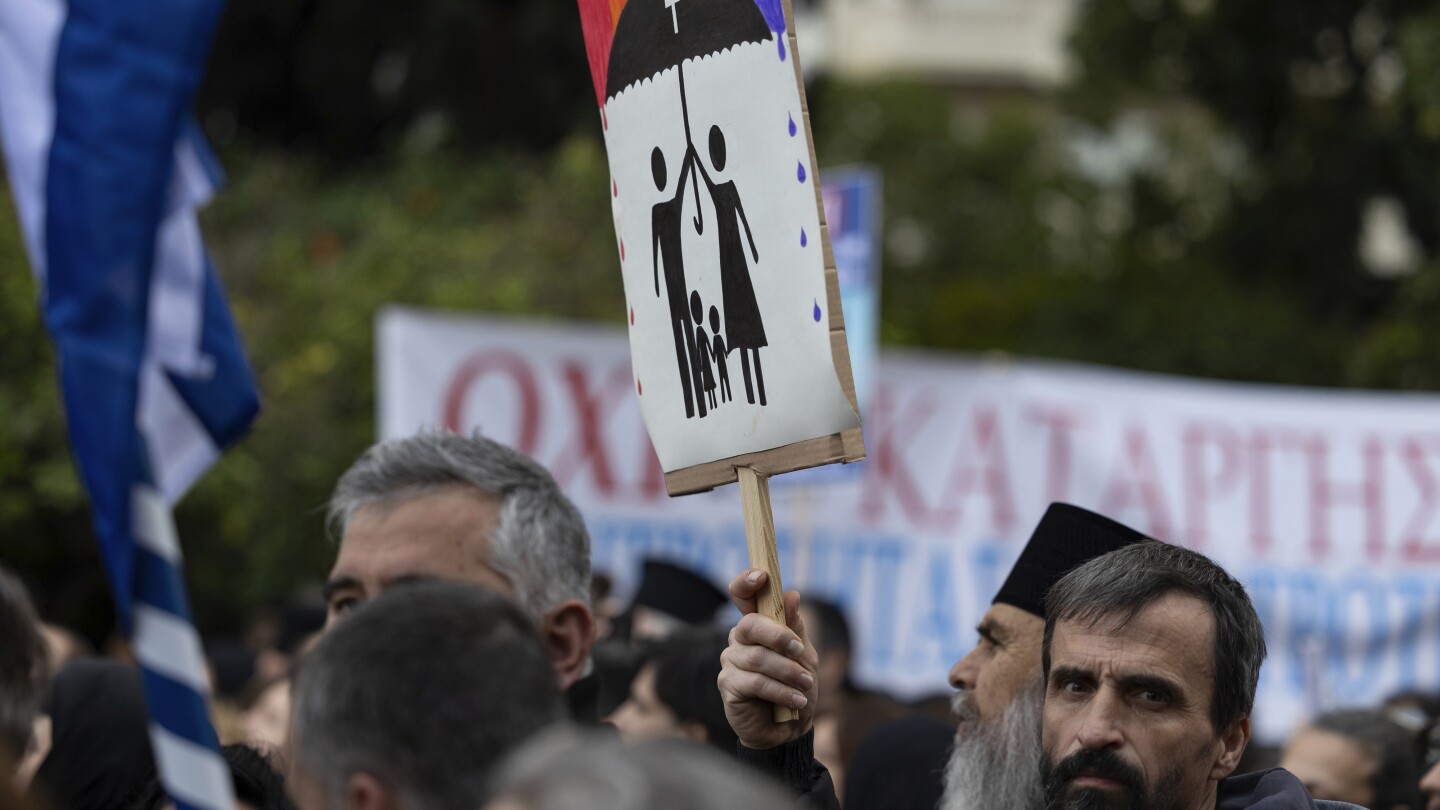 Гърция току-що легализира еднополовите бракове. Ще се присъединят ли скоро други православни страни към тях?
