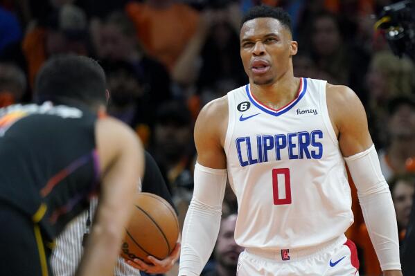 Leonard scores 38 to lead Clippers past Durant, Suns 115-110