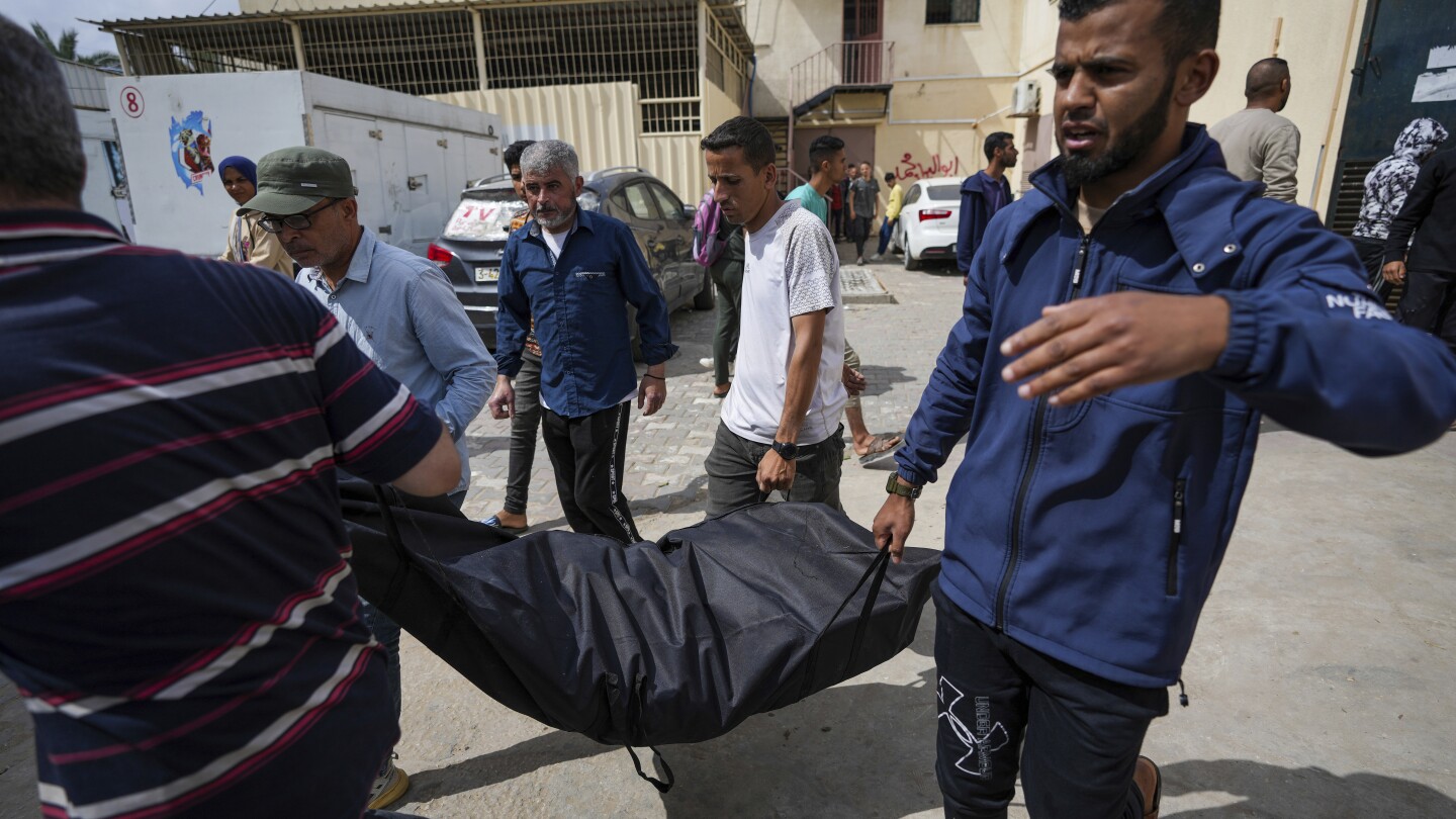 Израелските въздушни удари срещу южния град Рафах в Газа са
