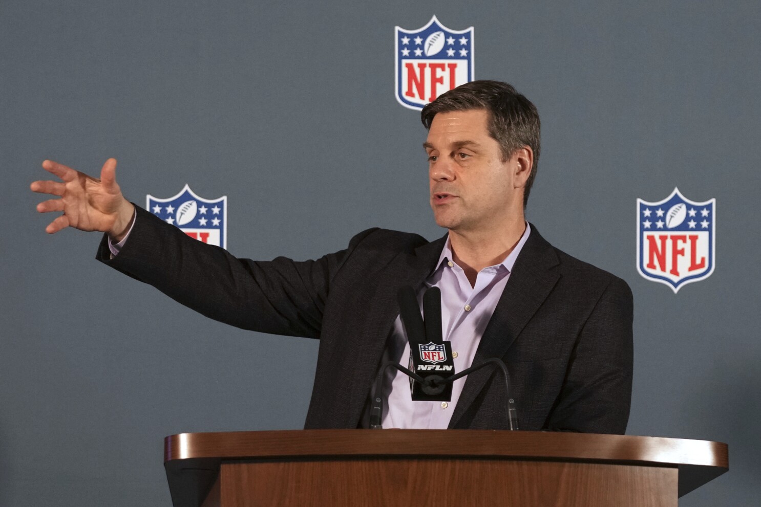 PGA Tour turns to NFL exec Brian Rolapp as new leader