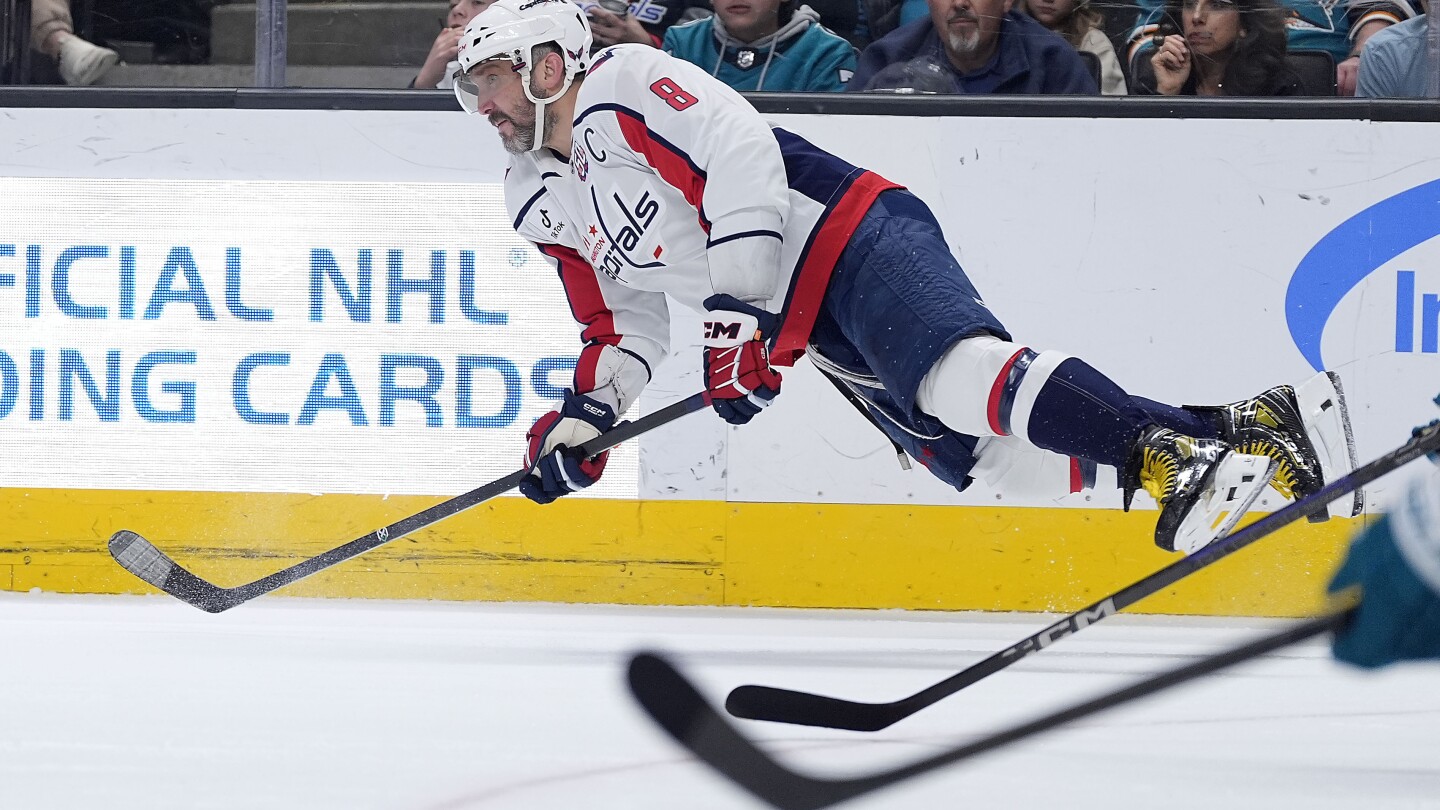 ALex Ovechkin scores his 887th goal to move within 8 of breaking Wayne Gretzky's record