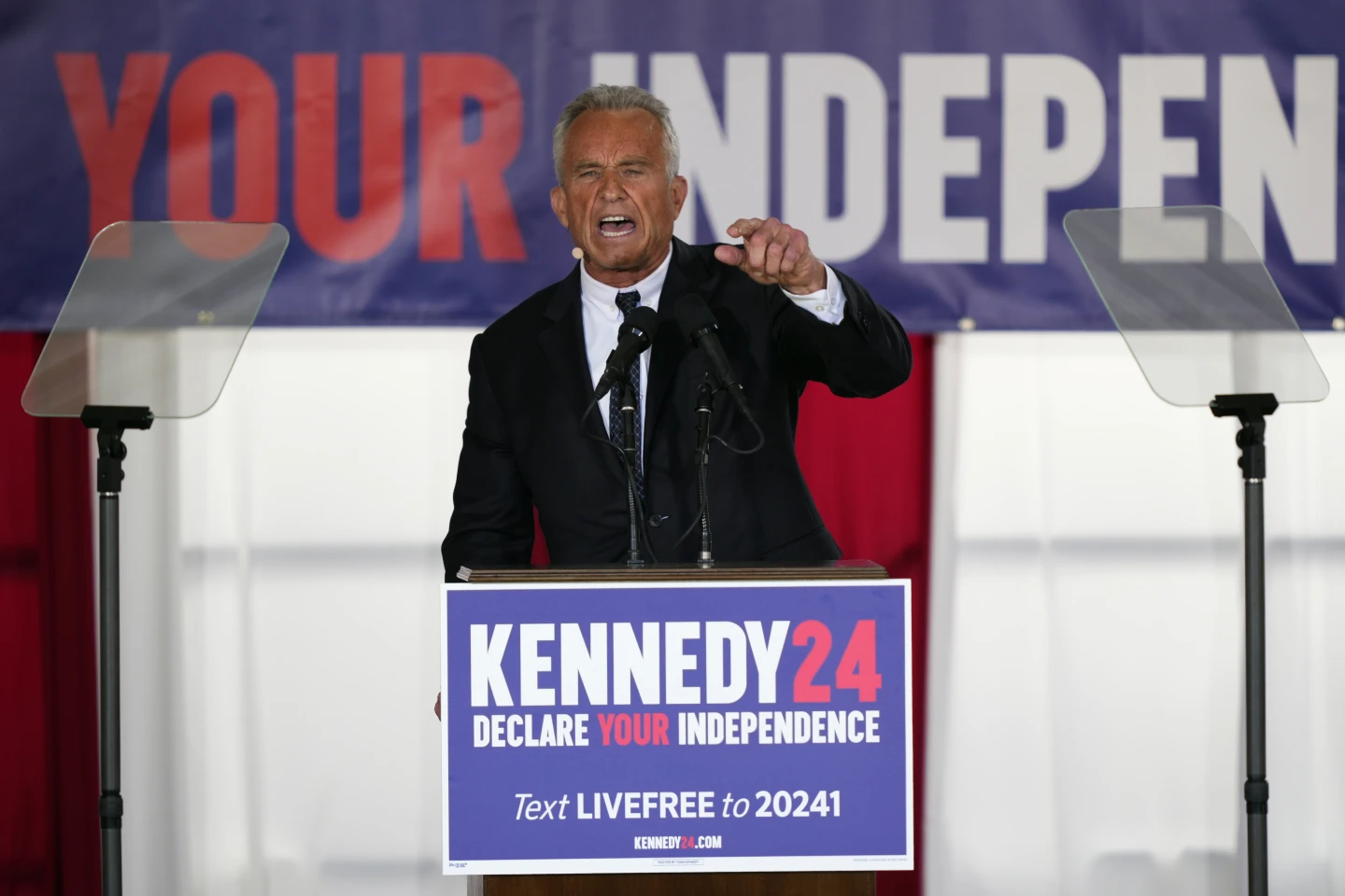 https://www.mediaite.com/politics/just-in-robert-f-kennedy-jr-announces-third-party-run-for-president/