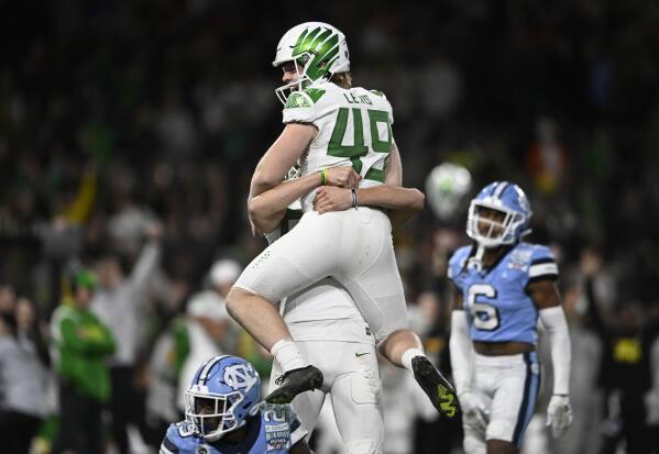 Nix leads No. 15 Oregon to Holiday Bowl win vs. Tar Heels