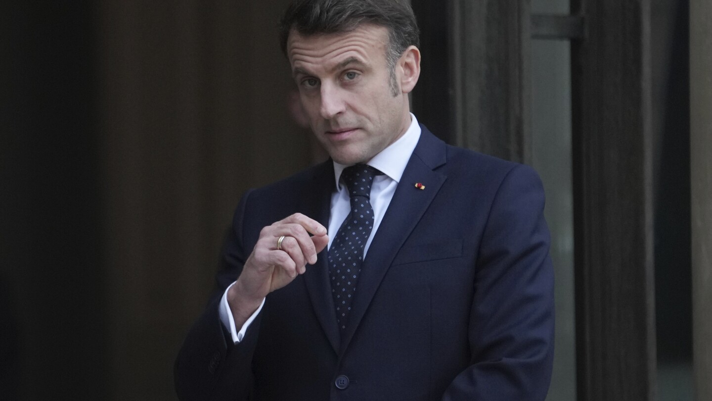 Macron to Trump: “Show Strength Against Putin”