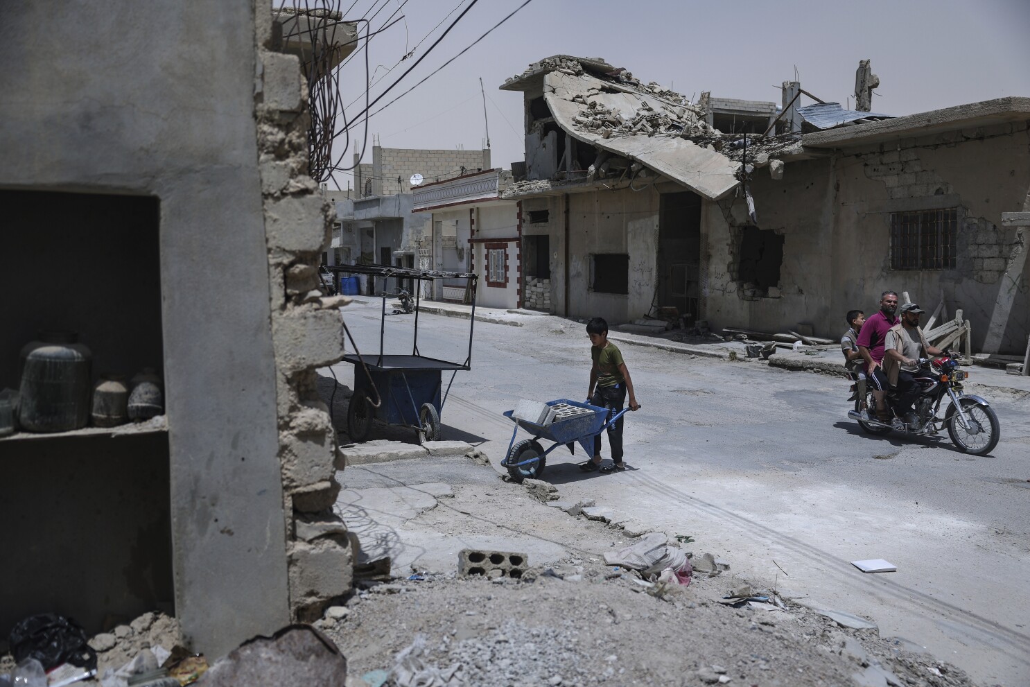 Families return from Syria's notorious Rukban camp in time to celebrate Eid al-Adha