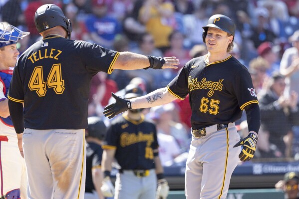McCutchen’s 300th career home run helps lift Pirates over Phillies 9-2