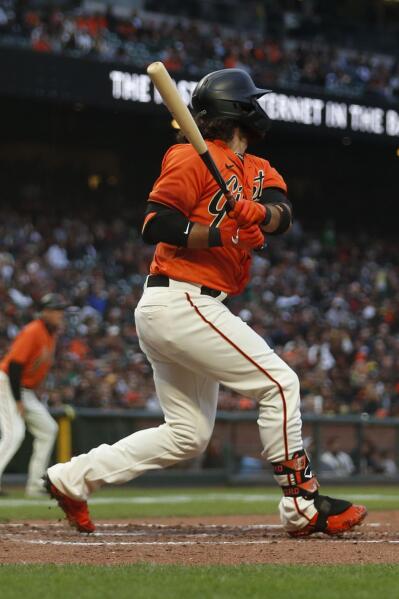 Johnny Cueto dazzles in front of big crowd, Giants beat A's