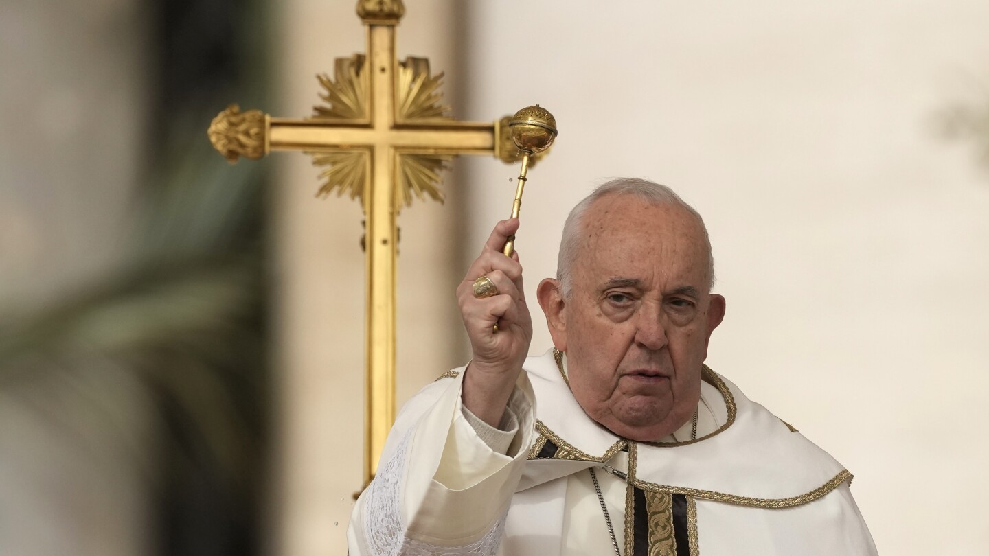 Папата преодоля опасенията за здравето си, председателства буйната Великденска неделна литургия на площад Свети Петър