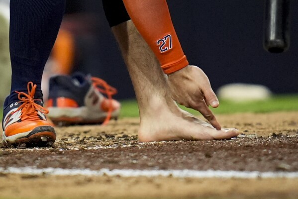 Astros beat the Padres 4-3 in 10 innings after Jose Altuve was ejected in  wild scene in the 9th | AP News