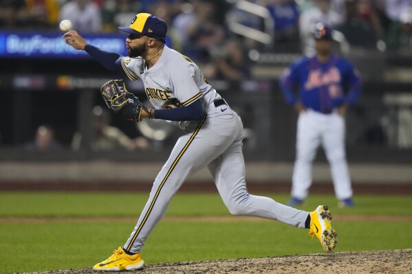 Milwaukee Brewers: Devin Williams working on new pitch