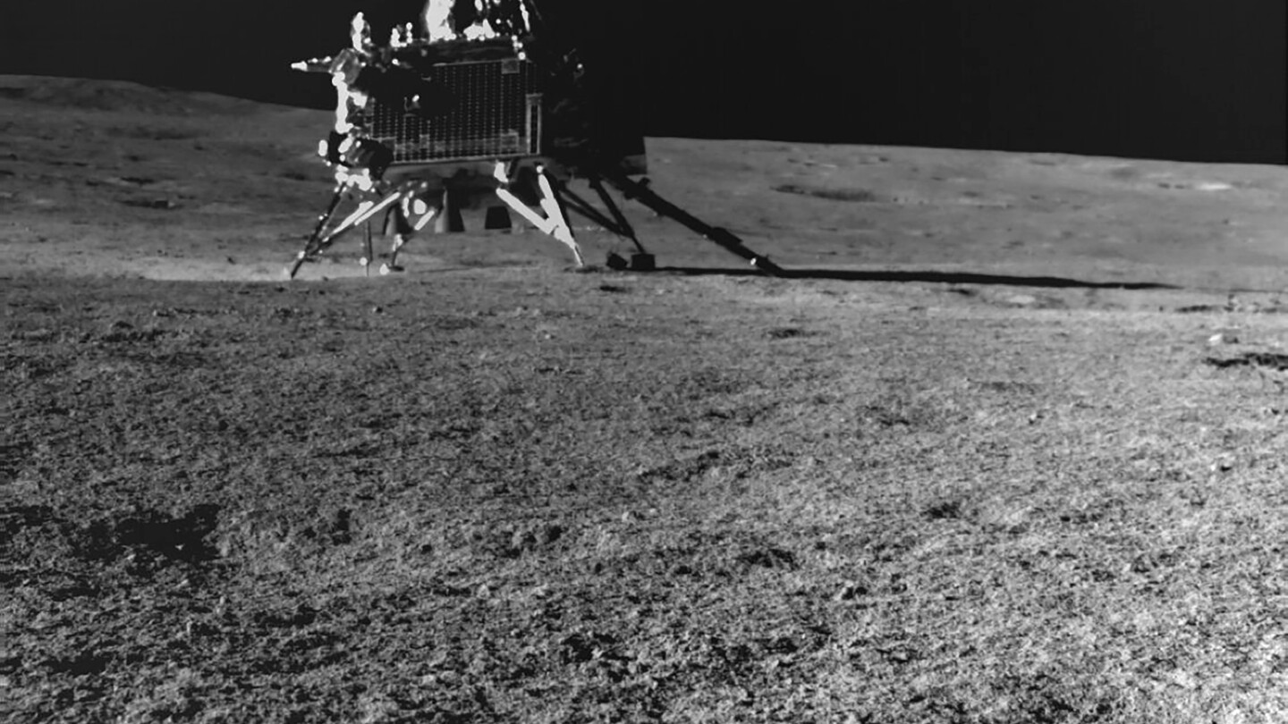 Le rover lunaire indien termine sa marche.  Des scientifiques analysent des données à la recherche de signes d’eau gelée