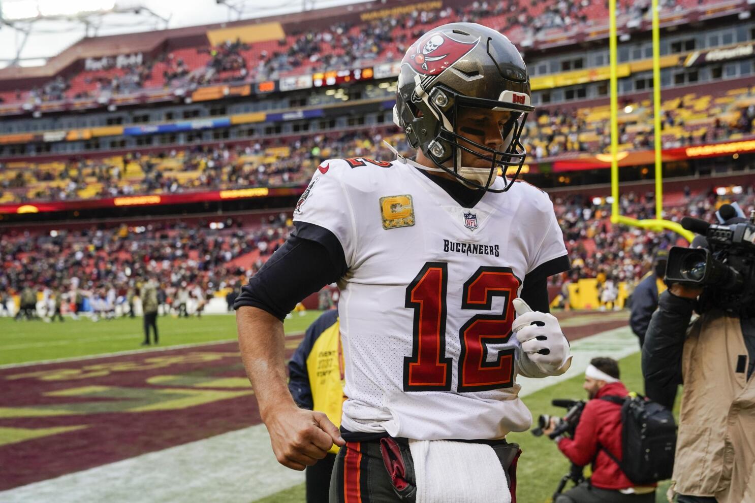 Brady picked off twice in 1st; Bucs lose to Washington 29-19