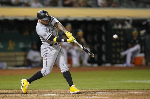 Yoán Moncada homers as Chicago White Sox beat Oakland Athletics 6-2 a day  after shooting