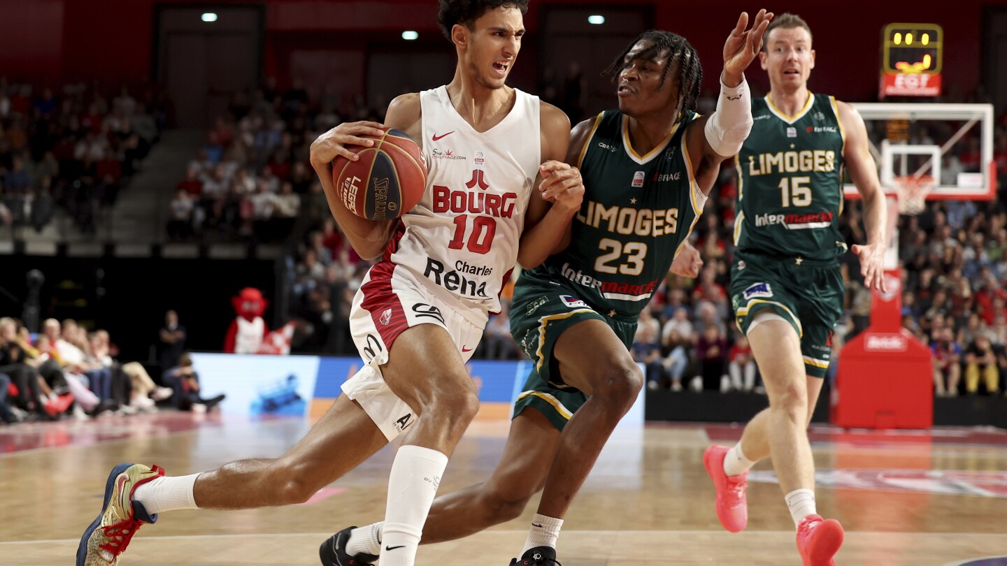 L’adolescent français Risacher et Buzelis de la G League sont en tête de liste des meilleurs espoirs du repêchage de la NBA.