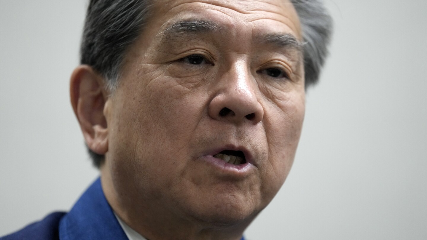 13 години след срива, ръководителят на ядреното почистване на Япония проучва мистерии вътре в реакторите