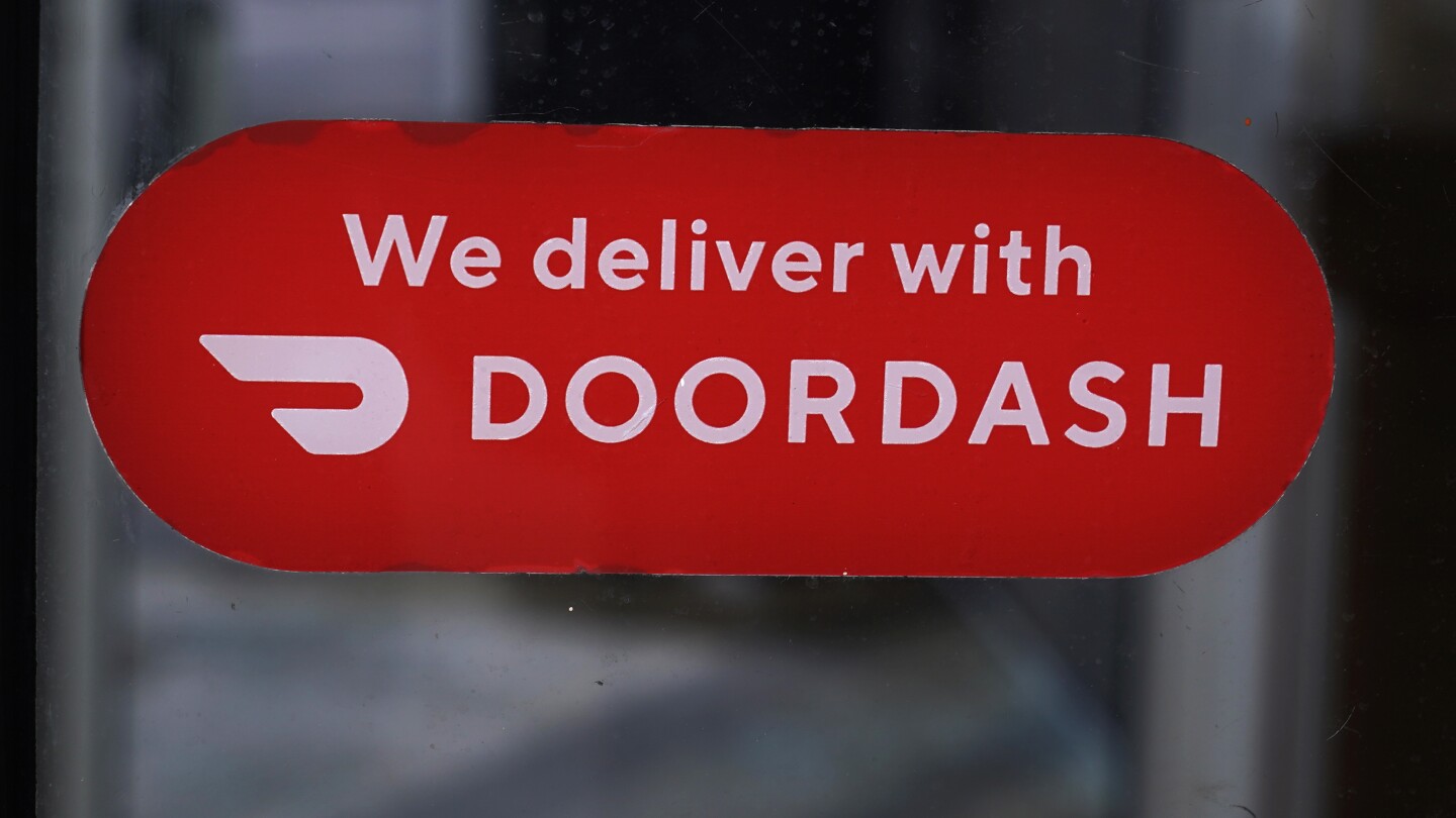 DoorDash отбелязва рекордни поръчки и приходи през второто тримесечие, въпреки че трафикът на ресторанти в САЩ се забавя