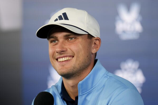 Ludvig Aberg, of Sweden, speaks during a news conference at for the PGA Championship golf tournament at the Valhalla Golf Club, Wednesday, May 15, 2024, in Louisville, Ky. (Ǻ Photo/Jeff Roberson)