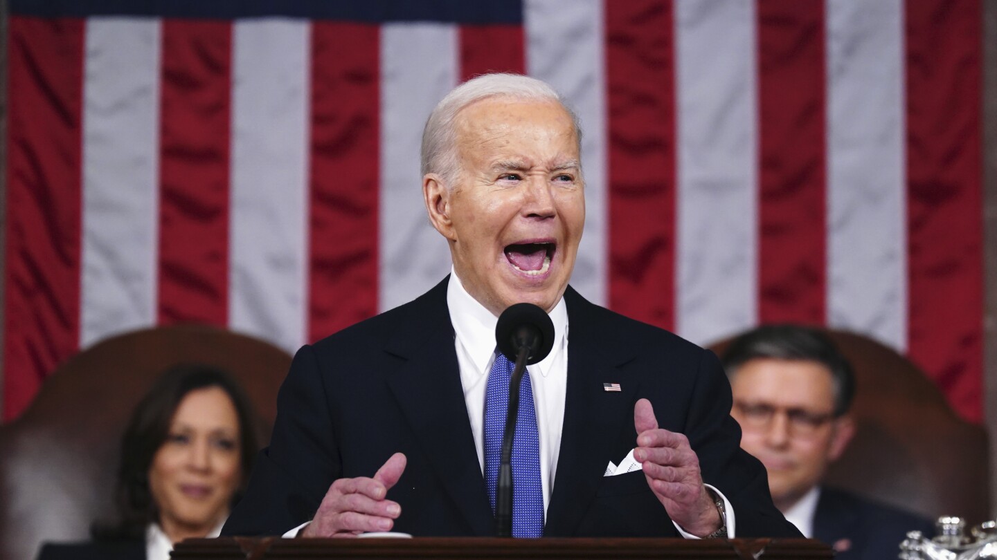 Biden calls out hecklers, rallies base: State of the Union