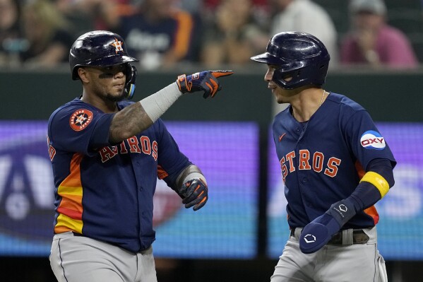 Astros' Altuve homers in first 3 at-bats against Rangers, gets 4