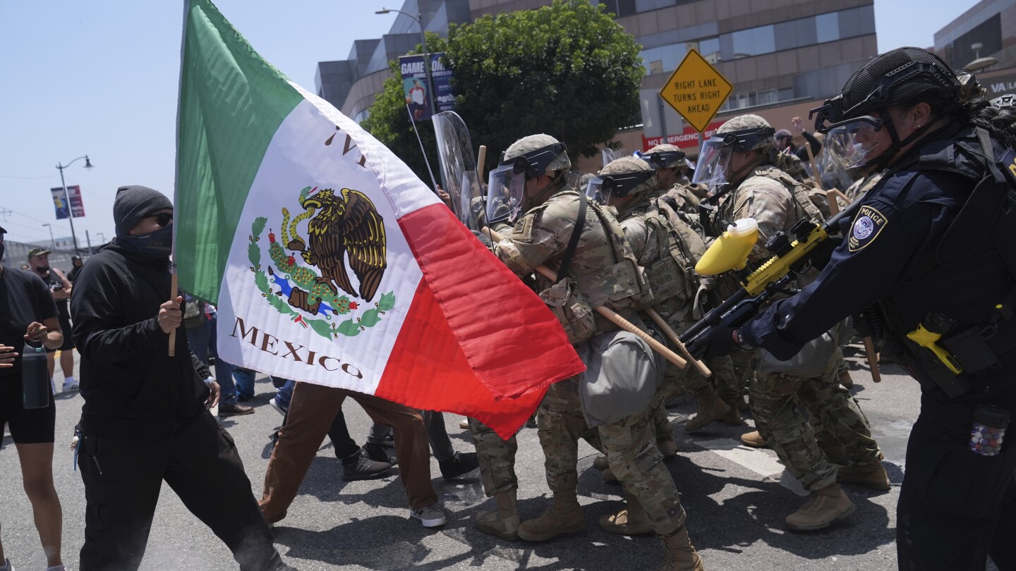 Protestas contra redadas migratorias se extienden por todo EEUU