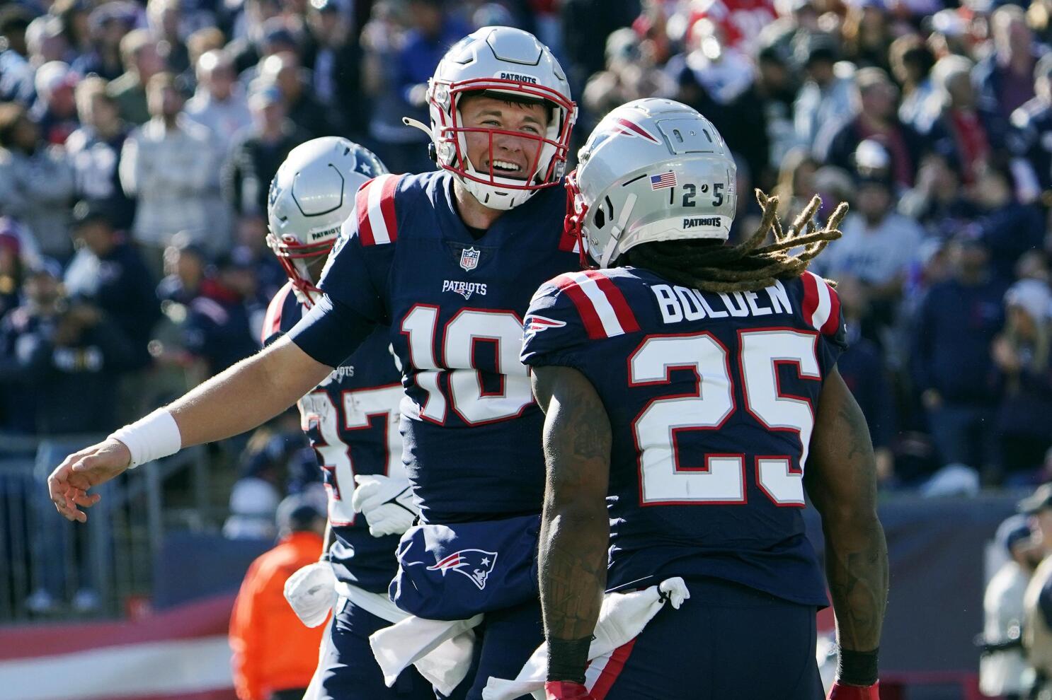 Patriots 'not satisfied' after routing Jets in 1st home win