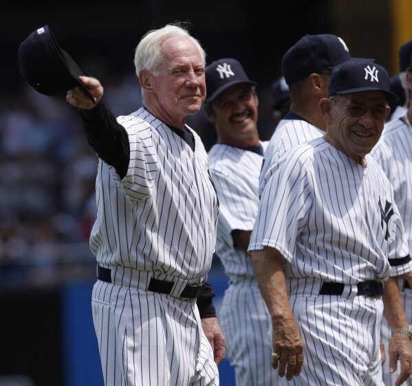 Whitey Ford, New York Yankees' Hall of Fame pitcher, dies at age 91