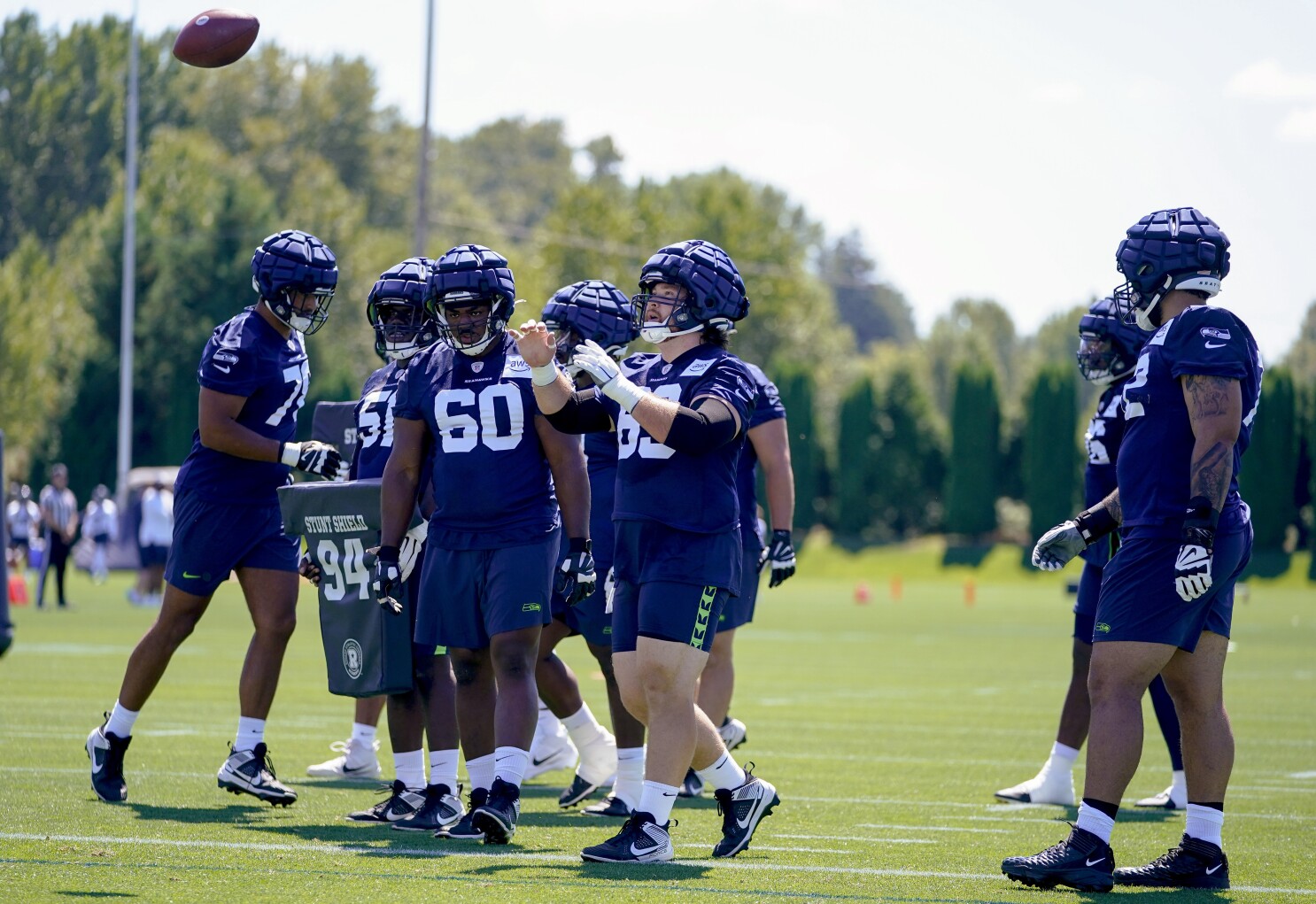 One of the few competitions in Seahawks camp has Evan Brown leading race to  become starting center