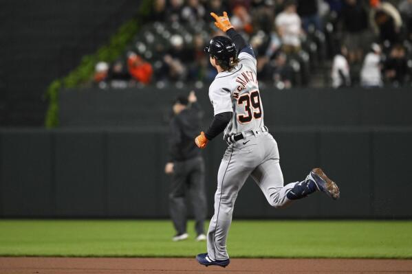 Gibson yields 3 HRs as first-place Orioles blow 4-run lead and