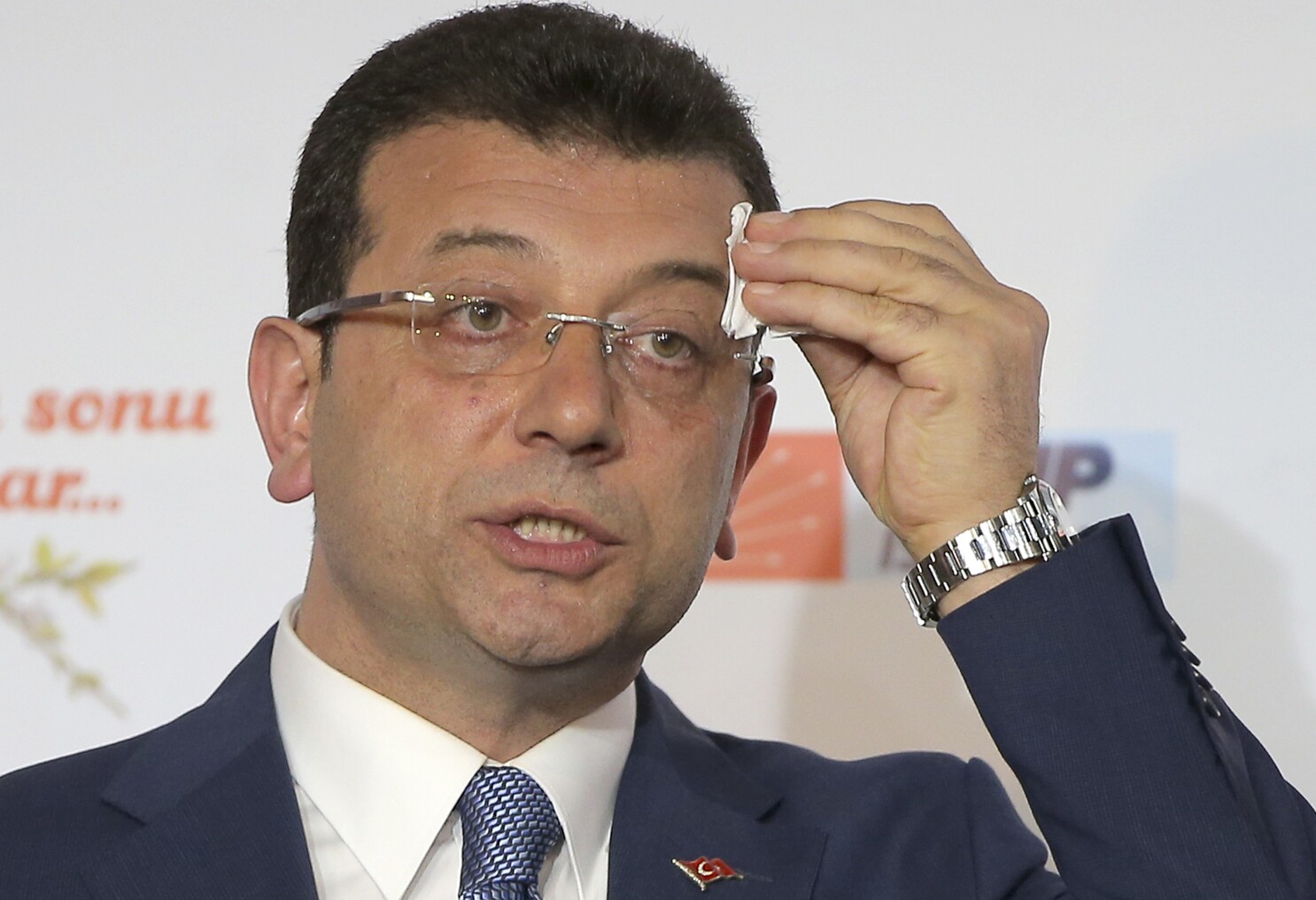 Turkey suspends 5 mayors, investigates opposition leader