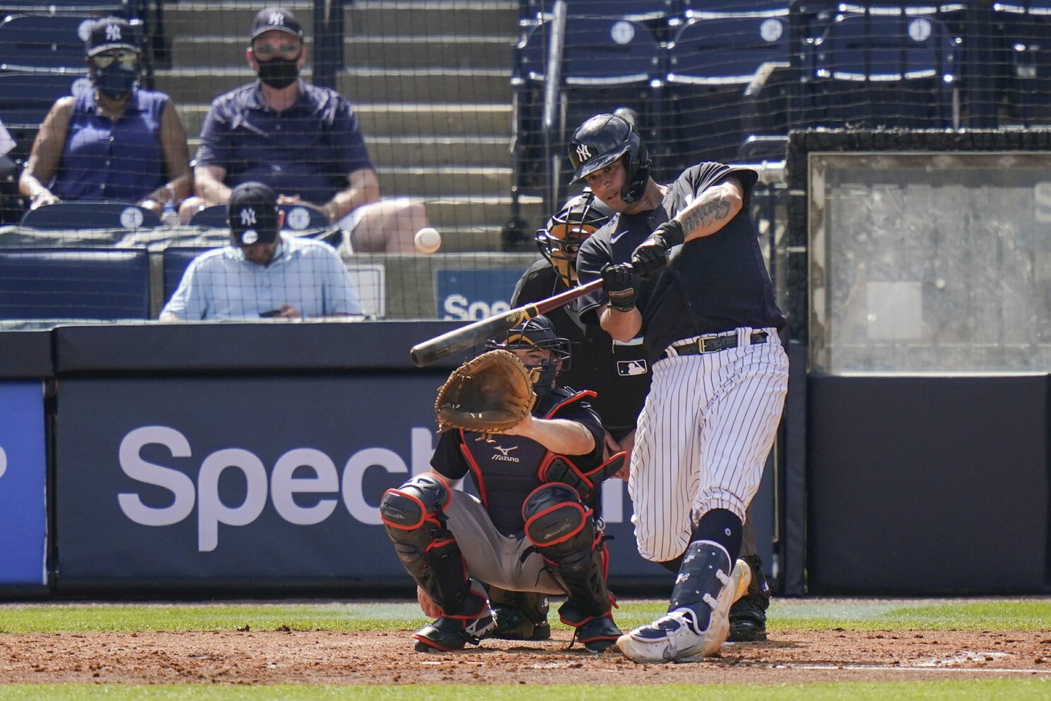 New York Yankees: Brett Gardner continues to grind out plays