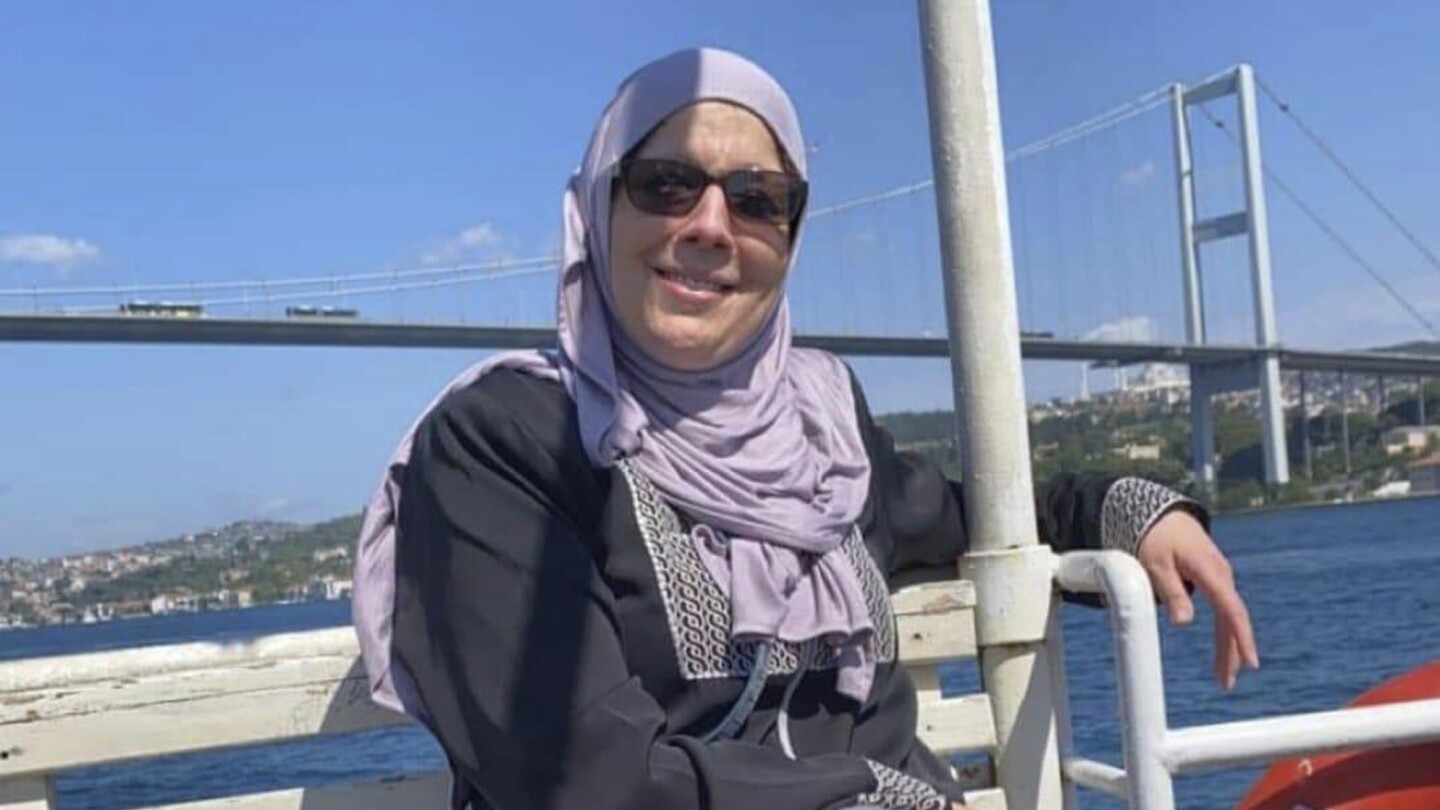 Палестинско-американска жена, която е изправена пред съда в израелския военен съд, е освободена под гаранция