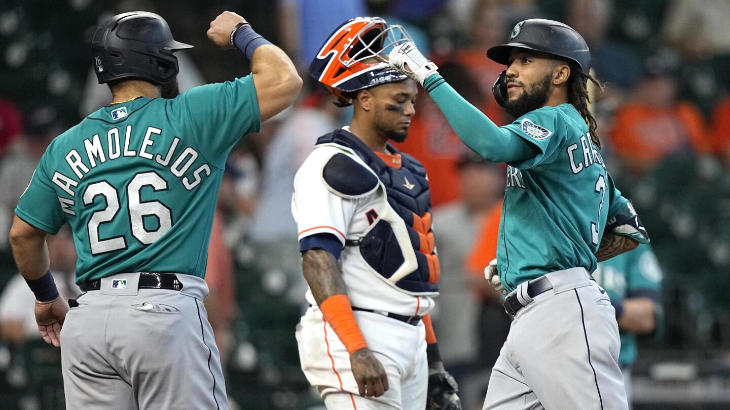 Seattle Mariners open September leading AL West playoff chase