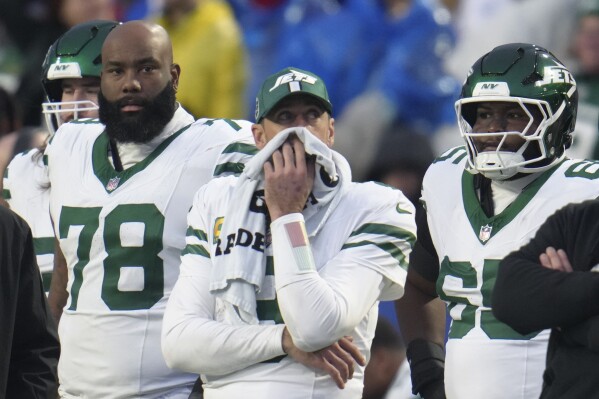 Aaron Rodgers-led Jets unravel in undisciplined and turnover-filled 40-14  loss to the Bills | AP News