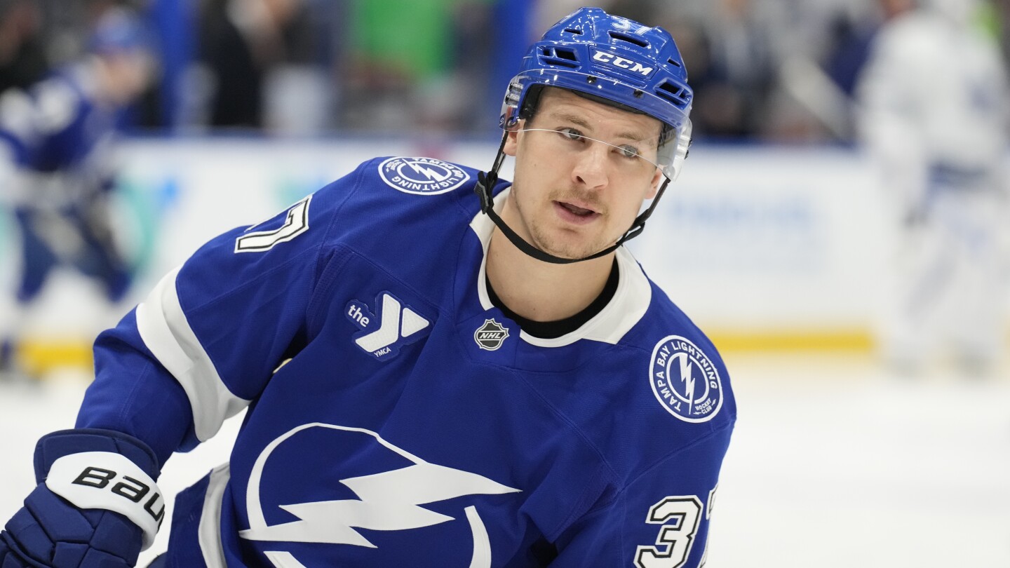 Lightning sign 2-time Stanley Cup champion Yanni Gourde to a 6-year contract worth nearly $14M