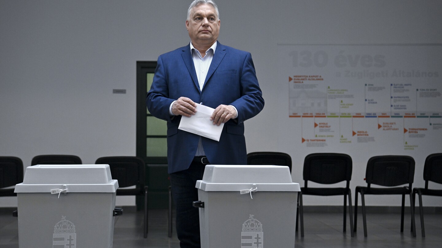 Унгарците избират представители на ЕС на избори, разглеждани като референдум за популярността на Орбан