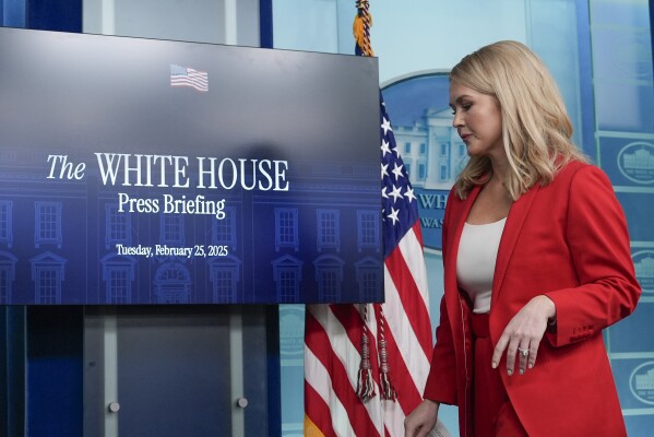 White House says it 'will determine' the press pool | AP News