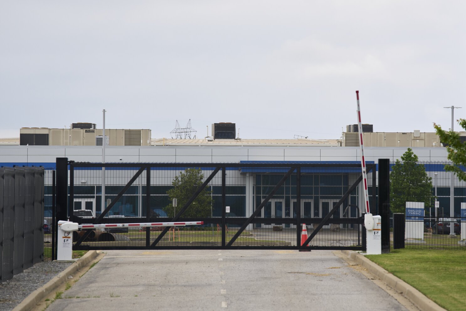 NAACP accuses Elon Musk's artificial intelligence company of air pollution violations