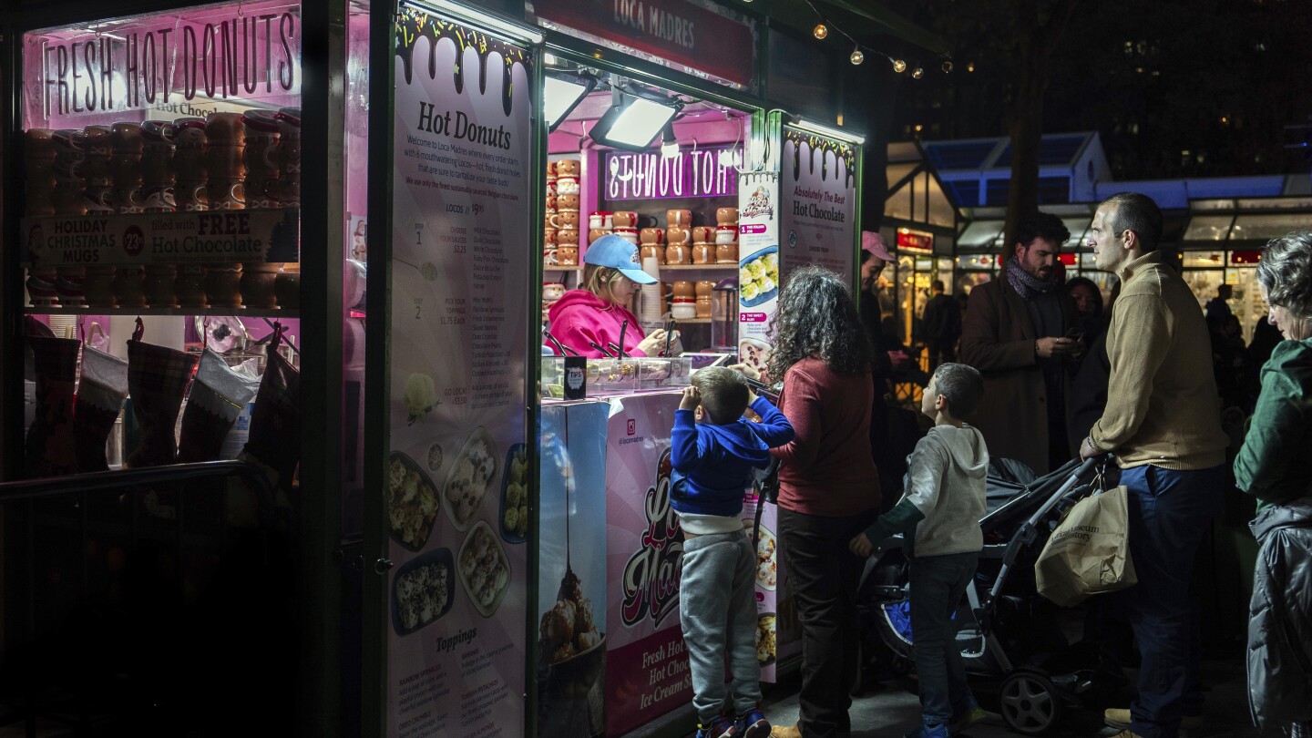 Small businesses plan events, start marketing earlier to deal with shorter holiday shopping season