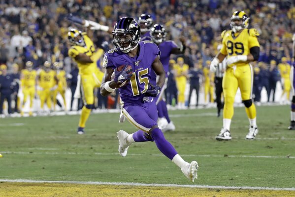 Baltimore Ravens lose to LA Rams by 1 late in game