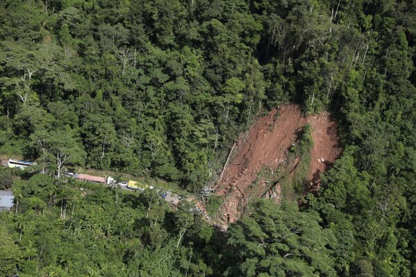 
              An aerial view shows a landslide caused by a quake in Yurimaguas, Peru, Sunday, May 26, 2019. A powerful earthquake struck the Amazon jungle in north-central Peru early Sunday, the U.S. Geological survey reported, collapsing buildings and knocking out power to some areas. (Guadalupe Pardo/Pool Photo via AP)
            