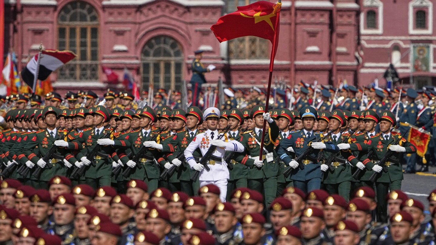 AP PHOTOS: Russia’s Victory Day parade begins