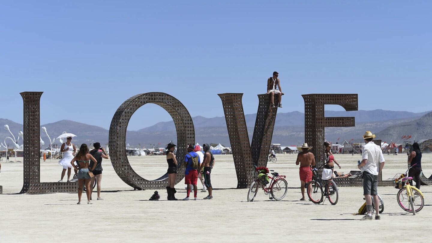 Burning Man оцеля в кално блато. Ще продължи ли експериментът още 30 години?