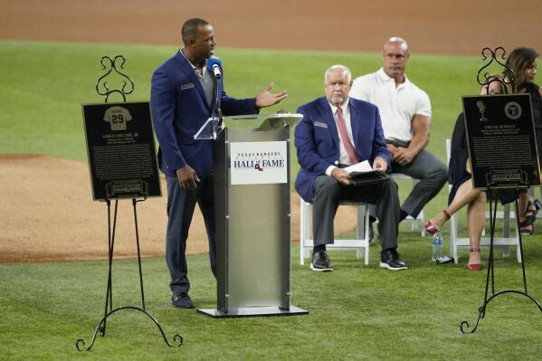 Rangers retire Ivan Rodriguez's No. 7 following Hall of Fame induction