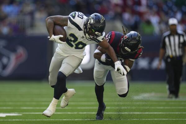 Wilson has 2 TD passes as Seahawks beat Texans 33-13