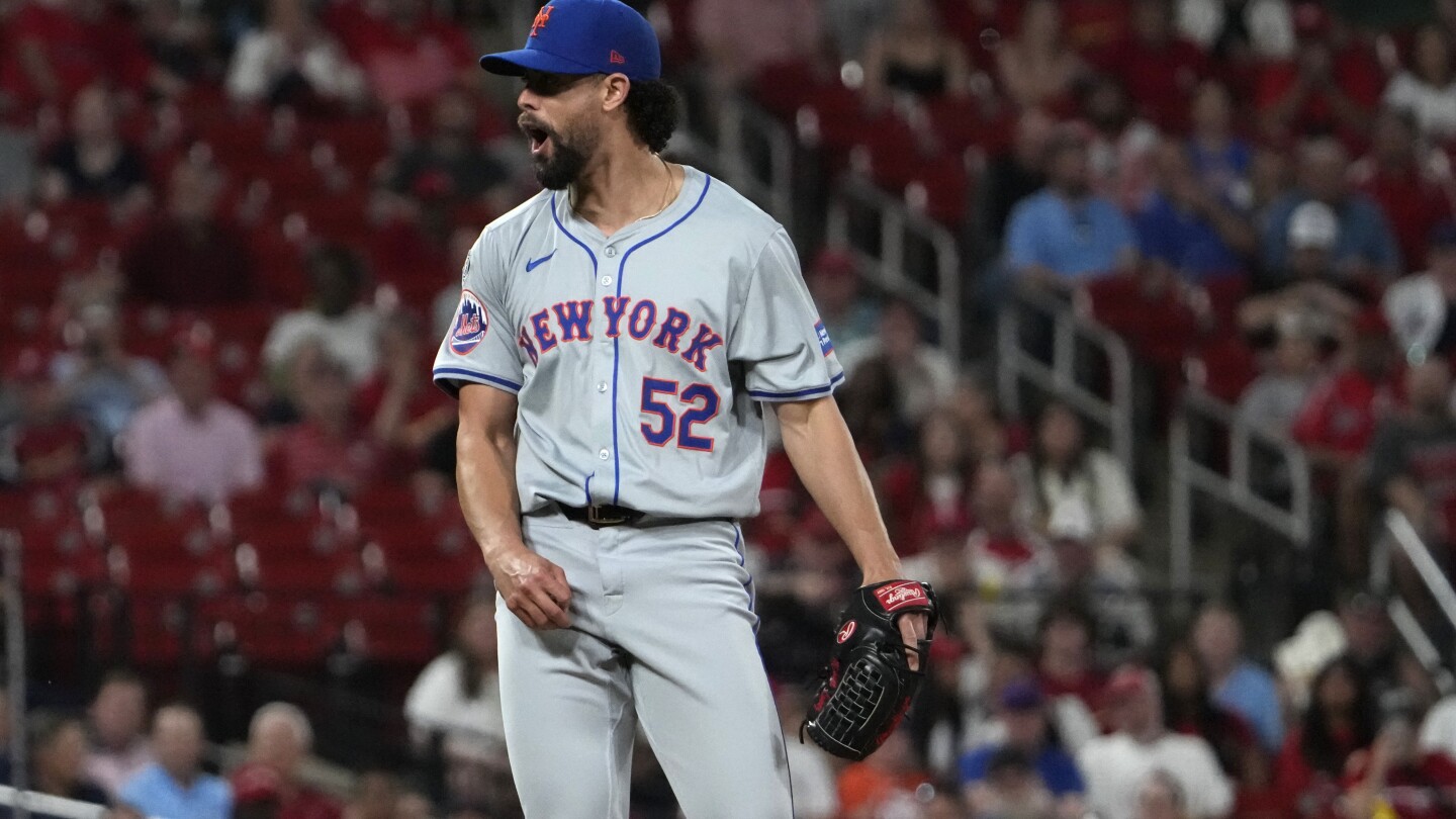 The Mets cut Jorge Lopez after the reliever throws the glove into the stands following an ejection