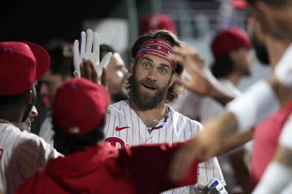 Bryce Harper leads Phillies with inside-the-park home run to 10-4 over  Giants